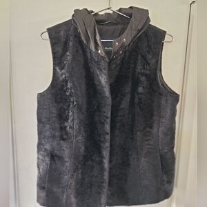 MaxMara Women's Snap Front Faux Fur Hooded Vest Size 12